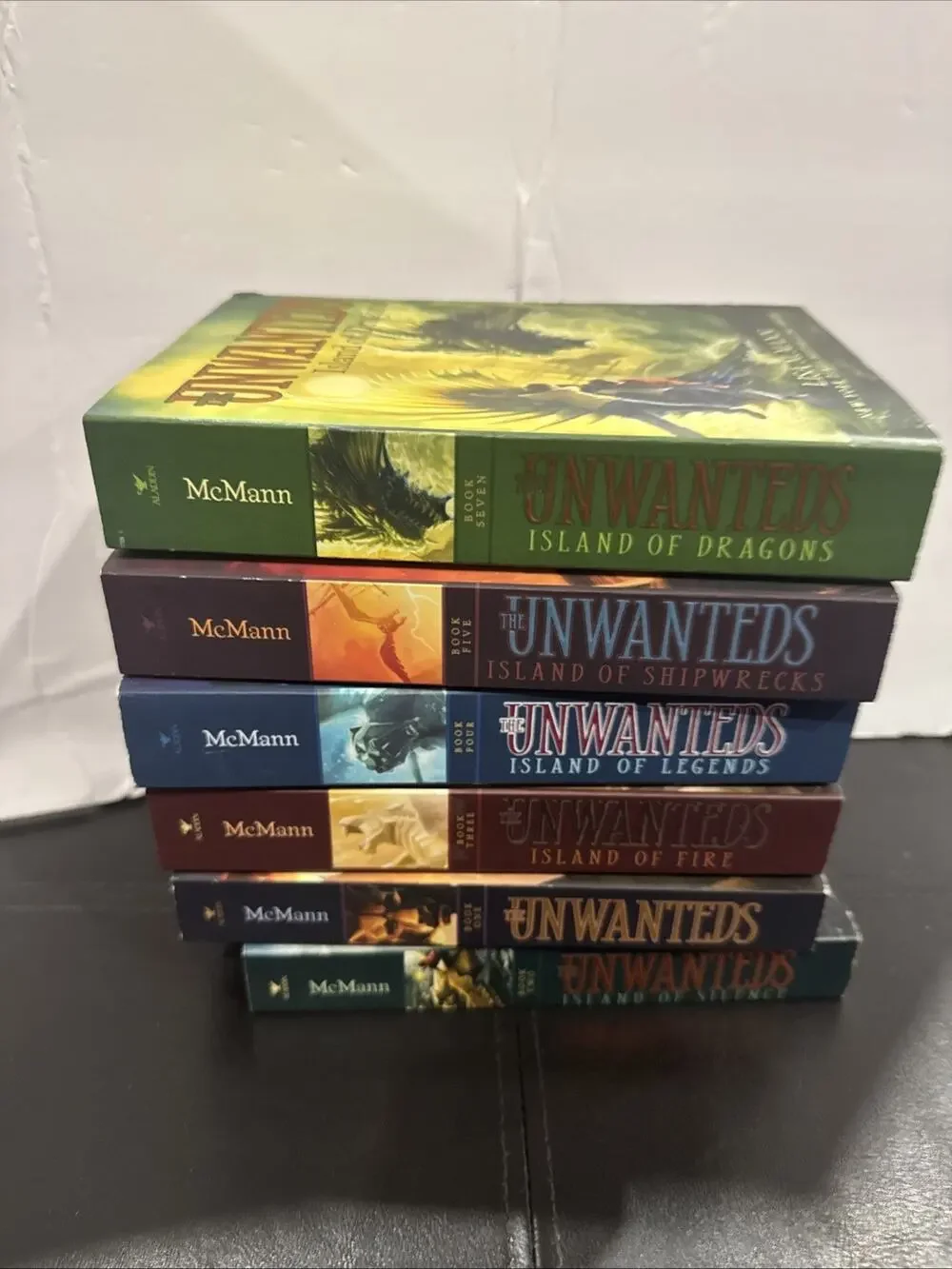 Lisa McMann The Unwanteds Hardcover Book Lot 6 Books Island Series Collection